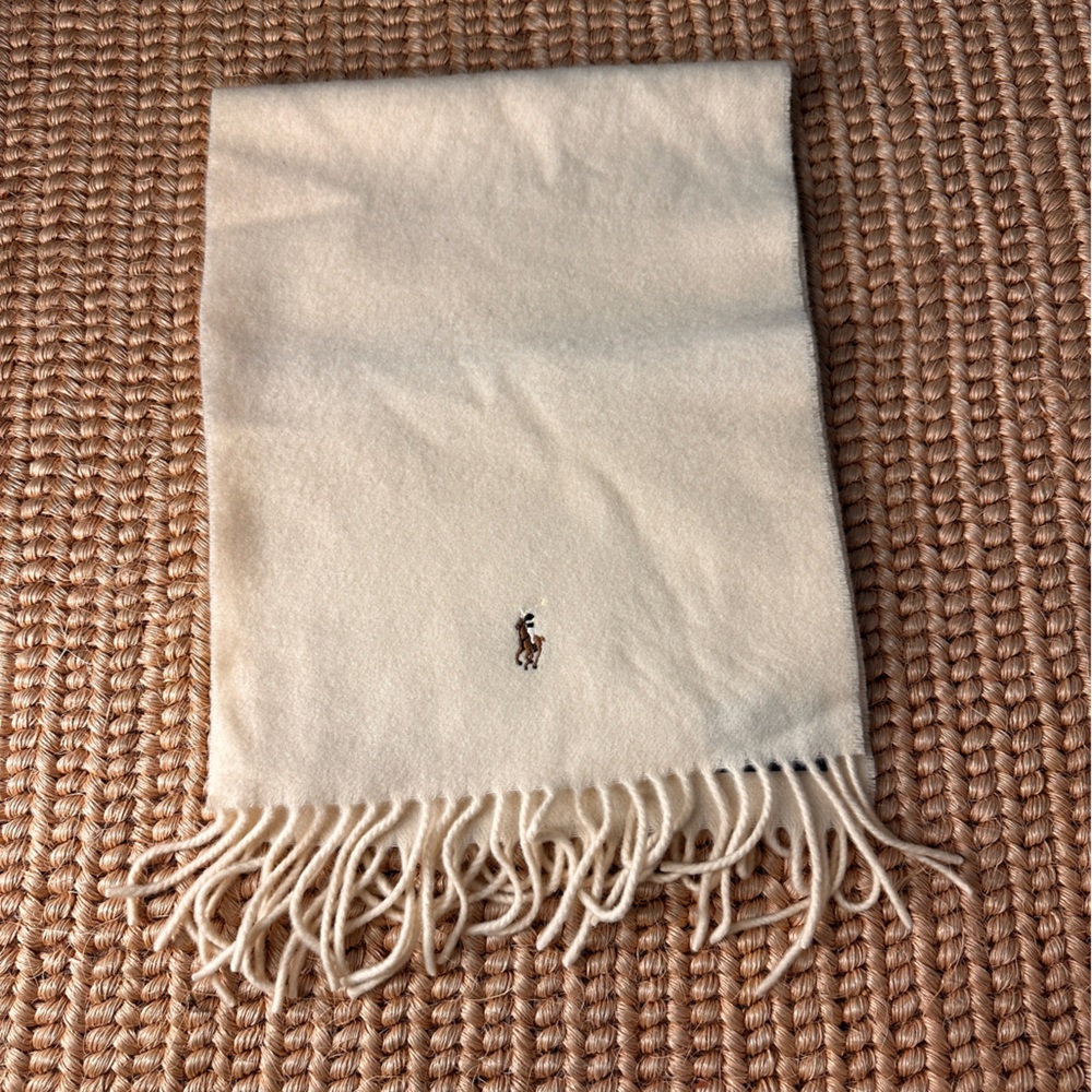 Polo Ralph Lauren Lambs Wool Scarf In Cream.